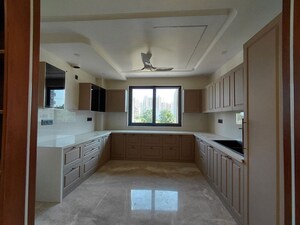 Kitchen in 3 BHK Builder Floor at BPTP Parkland Pride, Sector 77 – for Sale