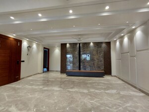Living Room in 3 BHK Builder Floor at BPTP Parkland Pride, Sector 77 – for Sale