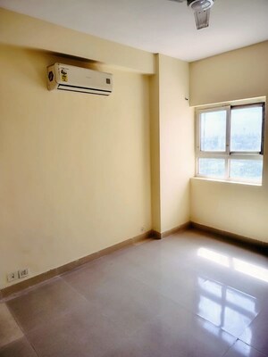 Room in 4 BHK Builder Floor at BPTP Parkland Pride Phase 2, Sector 77 – for Sale