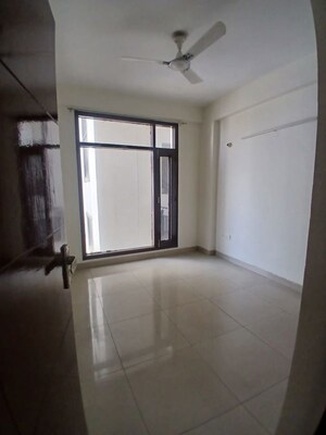 Room in 3 BHK Apartment at MD Leafstone Apartments, Patiala Road – for Sale