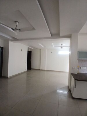 Room in 3 BHK Apartment at MD Leafstone Apartments, Patiala Road – for Sale
