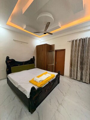 Bedroom in 2 BHK Builder Floor at JakhaN-Rajpur Road – for Rent