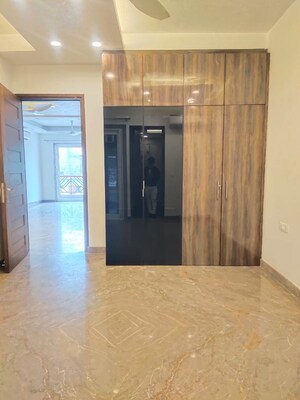 Room in 3 BHK Independent House at Sector 46 – for Rent