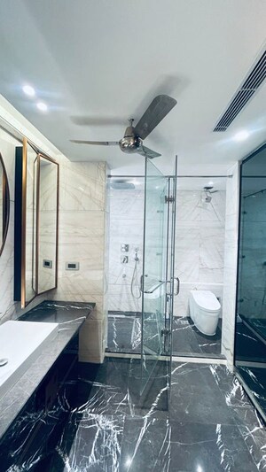 Kitchen in 6+ BHK Villa at Chirag Enclave – for Sale