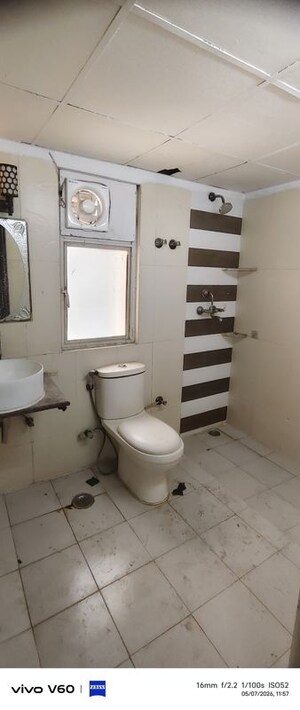 Bathroom in 3 BHK Apartment at Amrapali Eden Park, Sector 50 – for Rent