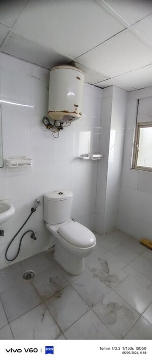 Bathroom in 3 BHK Apartment at Amrapali Eden Park, Sector 50 – for Rent