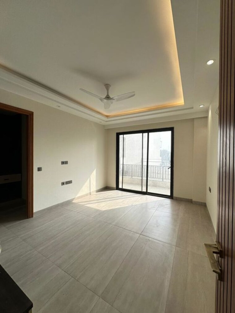Room, dlf-alameda 3 Bedroom 250 Sq.Yd. Builder Floor In Sector 73 Gurgaon 10360272