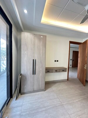 Building Lobby in 3 BHK Builder Floor at DLF Alameda, Sector 73 – for Sale