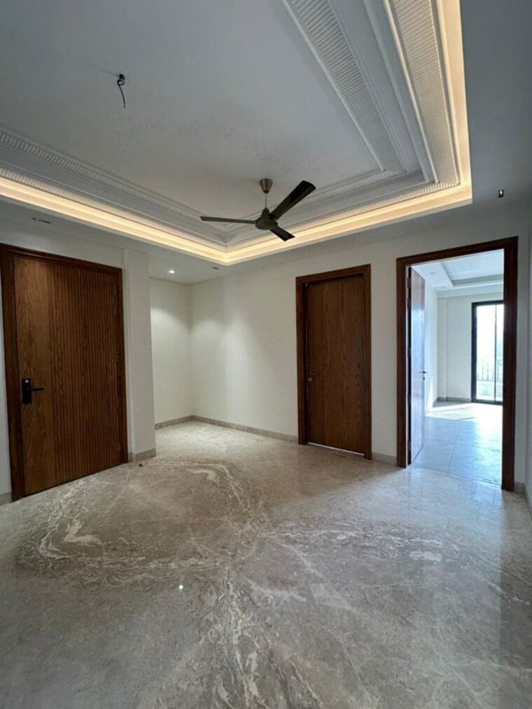 Room, dlf-alameda 3 Bedroom 250 Sq.Yd. Builder Floor In Sector 73 Gurgaon 10360272