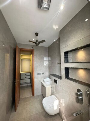 Bathroom in 3 BHK Builder Floor at DLF Alameda, Sector 73 – for Sale