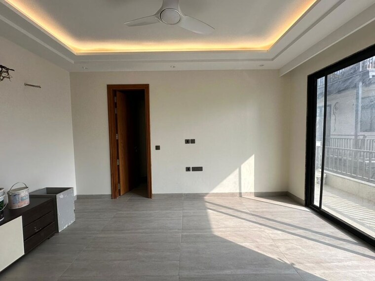Room, dlf-alameda 3 Bedroom 250 Sq.Yd. Builder Floor In Sector 73 Gurgaon 10360272
