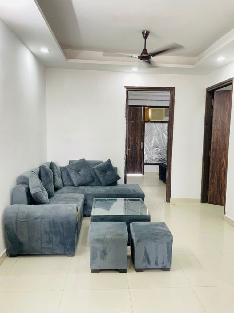Living Room, freedom fighters enclave 2 Bedroom 850 Sq.Ft. Builder Floor In Freedom Fighters Enclave Delhi 10360319