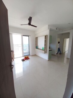 2 BHK + Extra Room Apartment For Rent in Signature The Millennia 2