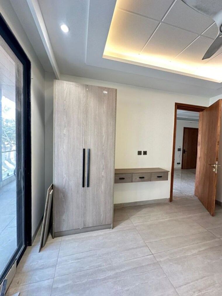 Bedroom, dlf-alameda 3 Bedroom 250 Sq.Yd. Builder Floor In Sector 73 Gurgaon 10360318