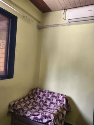 Bedroom in 1 BHK Apartment at Vile Parle West – for Rent