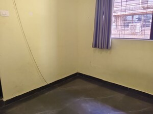 Room in 1 BHK Apartment at Vile Parle West – for Rent