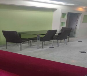 Team Area in 2 BHK Apartment at Dadar East – for Rent