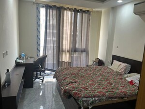 Bedroom in 3.5 BHK Builder Floor at Orchid Gardens, Sector 54 – for Rent