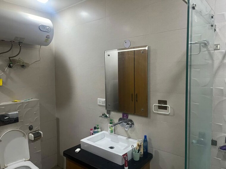 Bathroom, orchid-gardens 3.5 Bedroom 2250 Sq.Ft. Builder Floor In Sector 54 Gurgaon 10360363