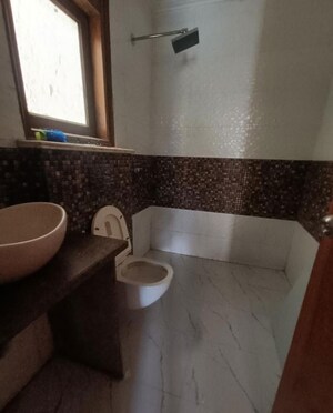 Bathroom in 3.5 BHK Builder Floor at Orchid Gardens, Sector 54 – for Rent