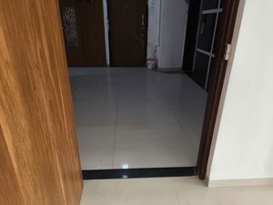 Room in 2 BHK Apartment at Avant Hillway, Goregaon East – for Sale