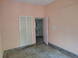 Room in 1 BHK Apartment at Sai Apartment Noida, Sector 71 – for Rent
