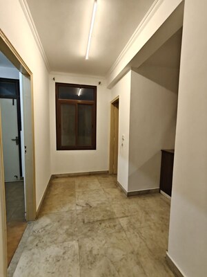 Room in 3 BHK Apartment at Orchid Gardens, Sector 54 – for Rent