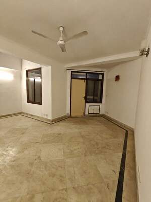 Room in 3 BHK Apartment at Orchid Gardens, Sector 54 – for Rent