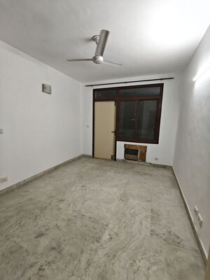 Room in 3 BHK Apartment at Orchid Gardens, Sector 54 – for Rent