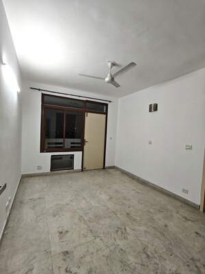 Room in 3 BHK Apartment at Orchid Gardens, Sector 54 – for Rent