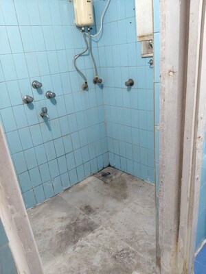 Bathroom in 1 BHK Apartment at Model Town, Andheri West – for Rent
