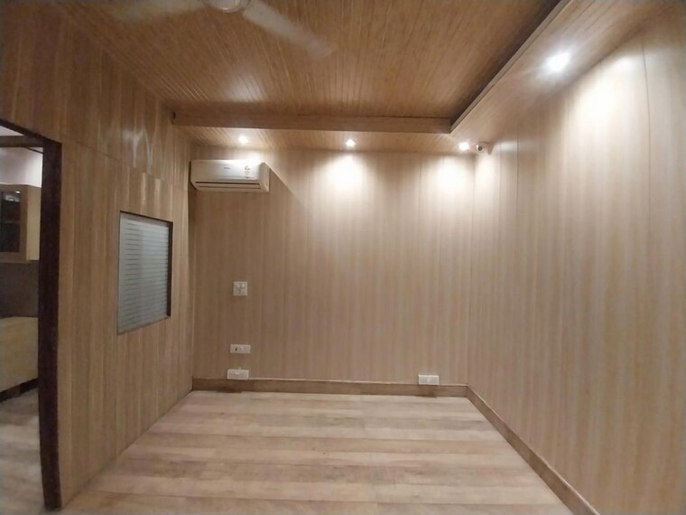 Hall, lajpat nagar i Commercial Office Space 900 Sq.Ft. In Lajpat Nagar I Delhi 10360374