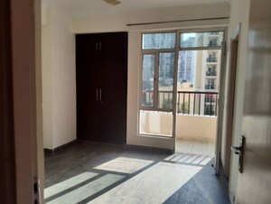 Room in 2 BHK Apartment at Gaur City 4th Avenue, Sector 4 Greater Noida – for Rent