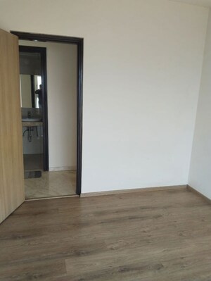 Room in 2 BHK Apartment at L&T Emerald Isle, Powai – for Rent