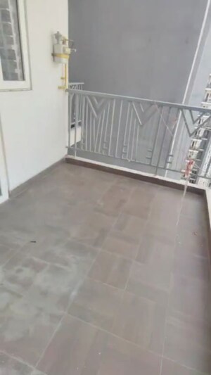 Room in 3 BHK Apartment at Arihant Abode, Sector 10 Greater Noida – for Sale