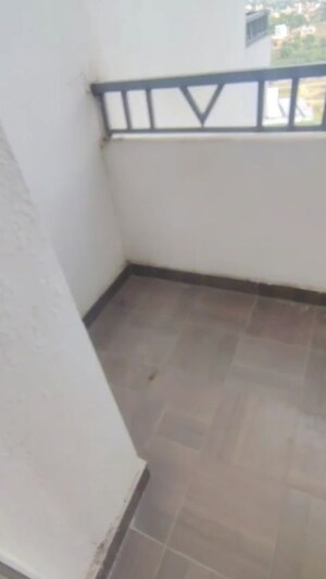 Room in 3 BHK Apartment at Arihant Abode, Sector 10 Greater Noida – for Sale