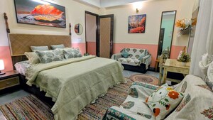 Bedroom in 2 BHK Builder Floor at Ameya One, Sector 42 – for Rent