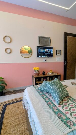 Bedroom in 2 BHK Builder Floor at Ameya One, Sector 42 – for Rent