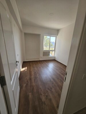 Room in 3.5 BHK Apartment at Silverglades The Melia First Citizen, Sohna Sector 35 – for Sale