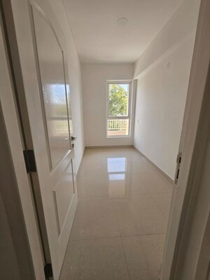 Room in 3.5 BHK Apartment at Silverglades The Melia First Citizen, Sohna Sector 35 – for Sale