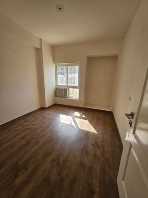 Room in 3.5 BHK Apartment at Silverglades The Melia First Citizen, Sohna Sector 35 – for Sale