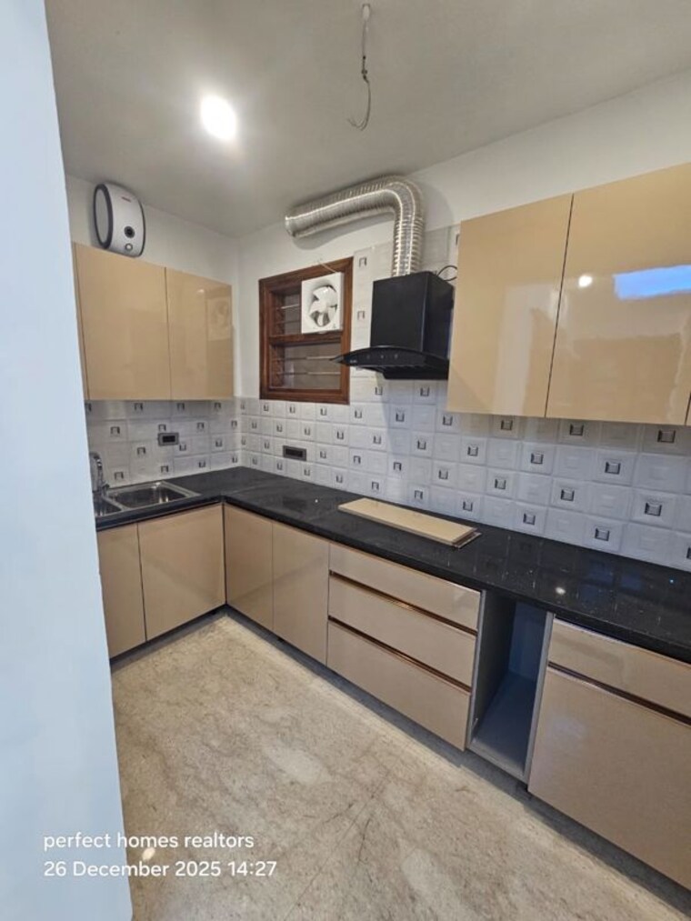 Kitchen, sector 51 2 Bedroom 1200 Sq.Ft. Builder Floor In Sector 51 Gurgaon 10360495