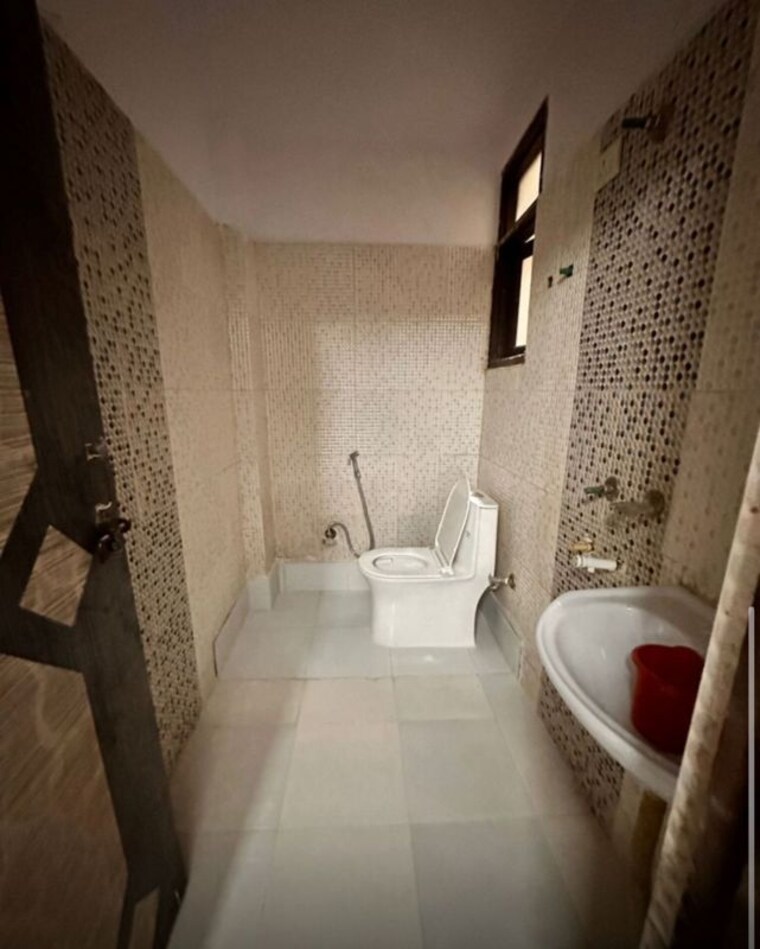 Bathroom, saket 2 Bedroom 800 Sq.Ft. Builder Floor In Saket Delhi 10360499