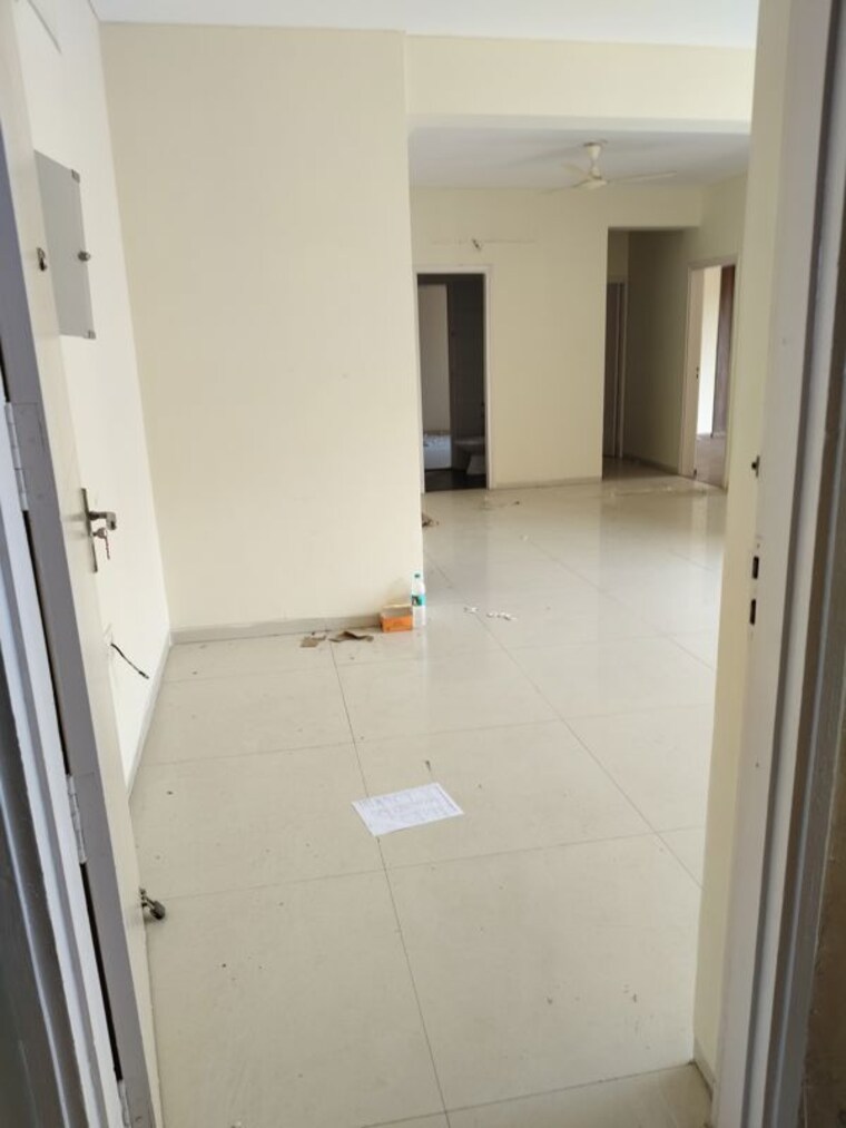 Bathroom, tulip-violet 3 Bedroom 1578 Sq.Ft. Apartment In Sector 69 Gurgaon 10360488