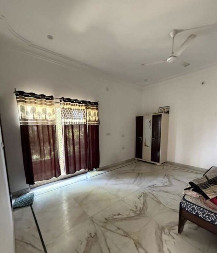 Bedroom, sector 10 4 Bedroom 170 Sq.Yd. Independent House In Sector 10 Faridabad 10360527