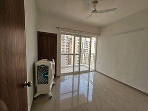 Room in 3 BHK Apartment at Mahagun My Woods, Sector 16c Greater Noida – for Rent