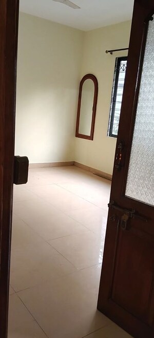Room in 3 BHK Apartment at West Marredpally – for Rent