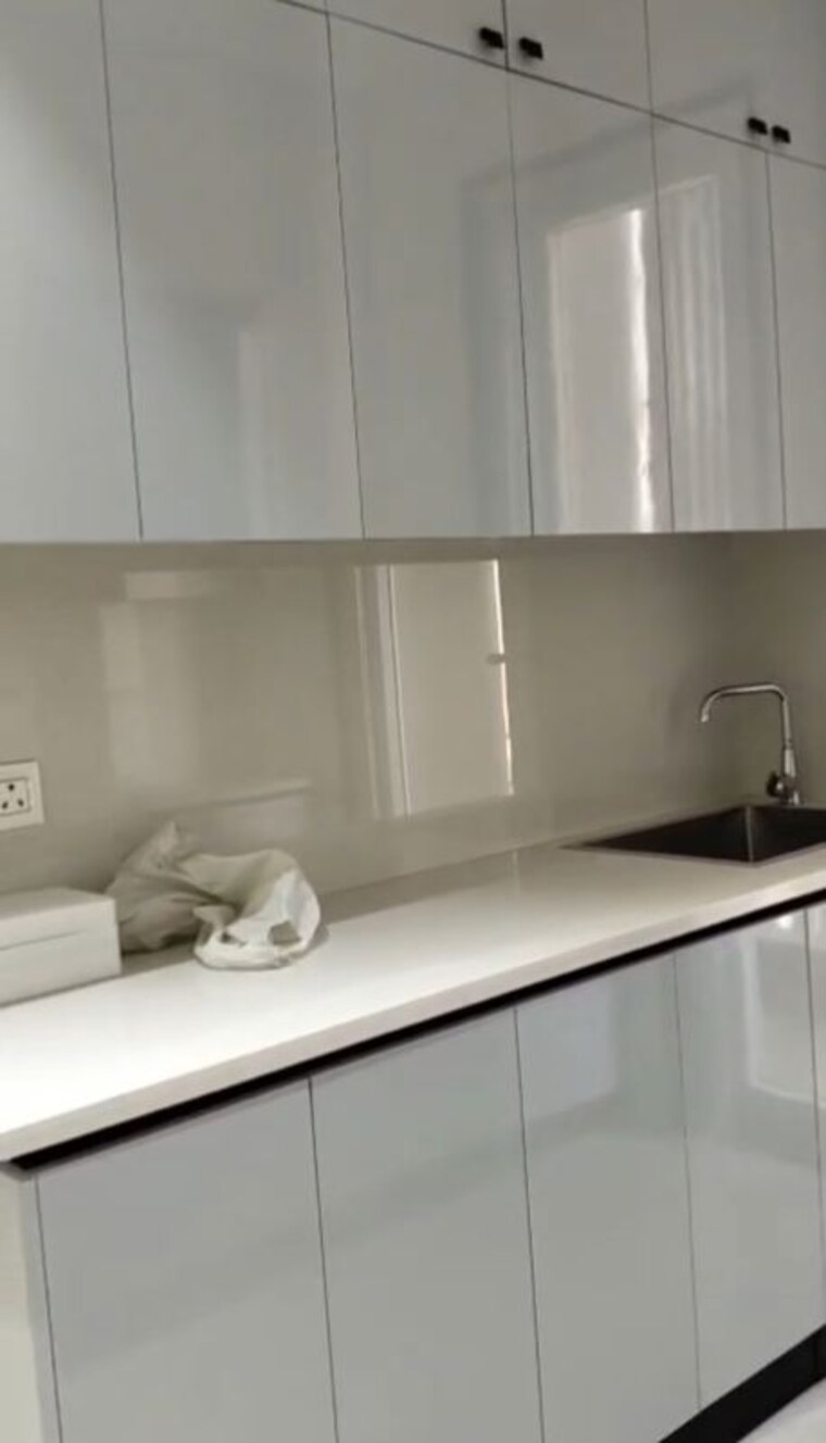 Kitchen, shree-vardhman-nature-valley 3 Bedroom 155 Sq.Yd. Builder Floor In Sector 70 Gurgaon 10360525