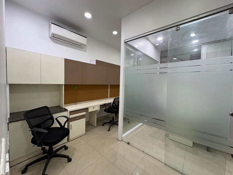  Parking, bestfield Commercial Office Space 650 Sq.Ft. In Netaji Subhash Place Delhi 10360367