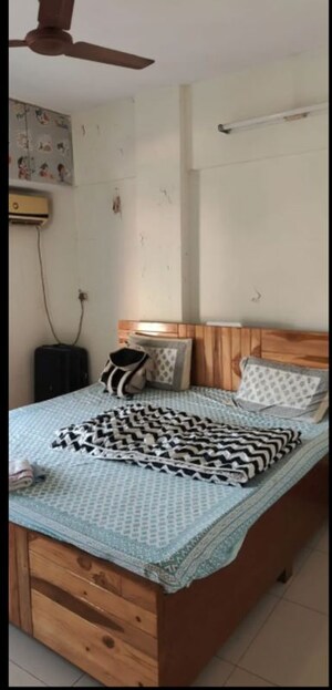 Bedroom in 2 BHK Apartment at Royal Classic Co Op Society, Andheri West – for Rent